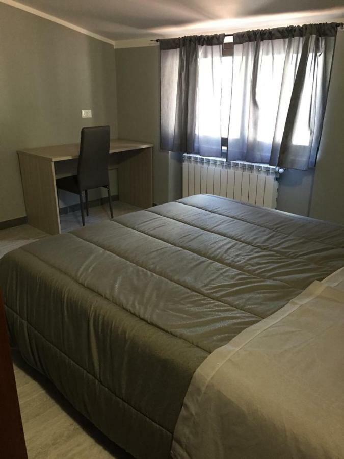 Albergo "Da Gigi" Celano Esterno foto