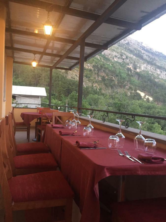 Albergo "Da Gigi" Celano Esterno foto