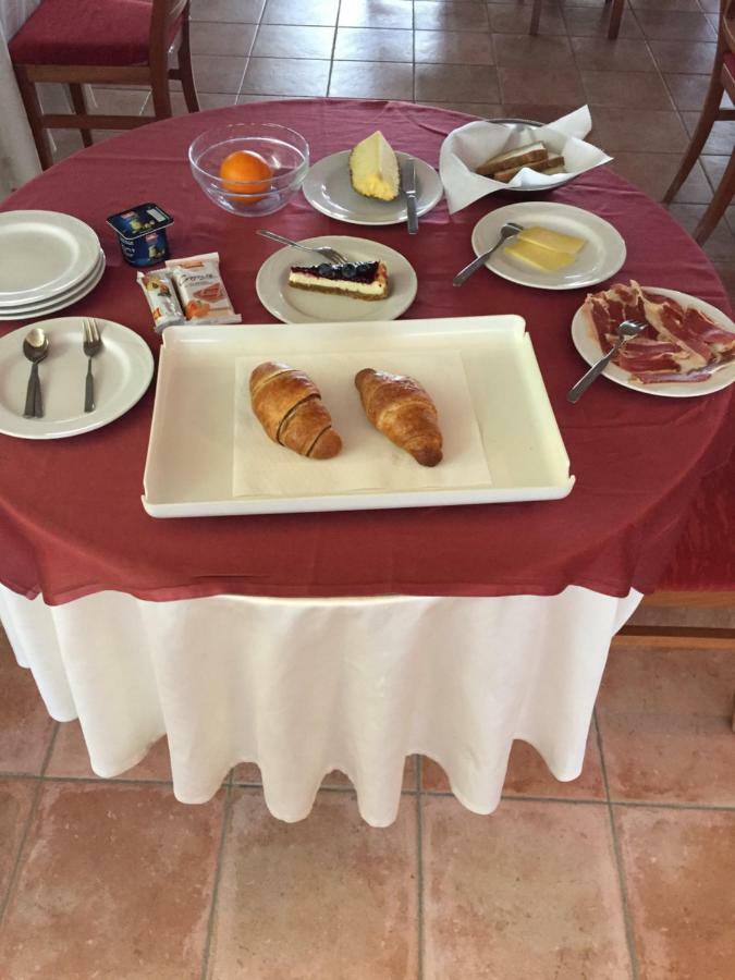 Albergo "Da Gigi" Celano Esterno foto