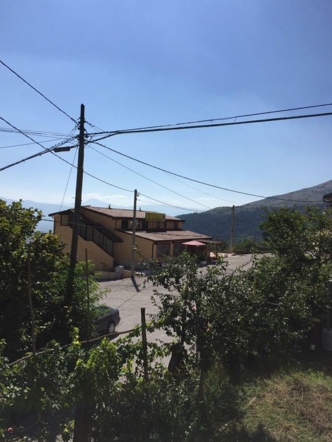 Albergo "Da Gigi" Celano Esterno foto