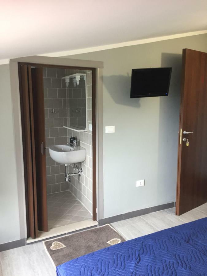 Albergo "Da Gigi" Celano Esterno foto